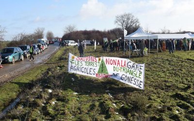 Photo dated January 17, 2021 - Demonstration at the call of the collective for the triangle of Gonesse (CPTG) to save the agricultural lands of the triangle of Gonesse after the abandonment of the EuropaCity project. Rally against the Grand Paris metro station project and against the urbanization of the area and for the preservation of agricultural land to make it a place dedicated to ecological transition. Gonesse, France. Photo by Maunoury D/ANDBZ/ABACAPRESS.COM  CGT Confederation Generale Du Travail CGT Confederation Generale Du Travail Agriculture Agriculture Alimentation Alimentation Grain Cereal Cereale Economie Economy Environment Nature Ecologie Nature Bio Environnement Manifestation Rassemblement Manif Manifestations Rassemblements Demonstration Protest Rally Gathering Demo Sante Syndicat Union France Frankreich Gonesse Ile-de-France  | 755182_001 Gonesse France