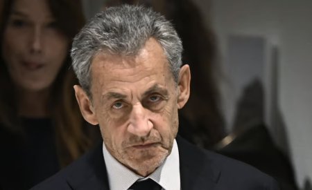 files-former-french-president-nicolas-sarkozy-leaves-in-front-of-his-wife-french-italian-singer-carl-1760852082_6857cf5059e86ac57cf5059e89067cv_